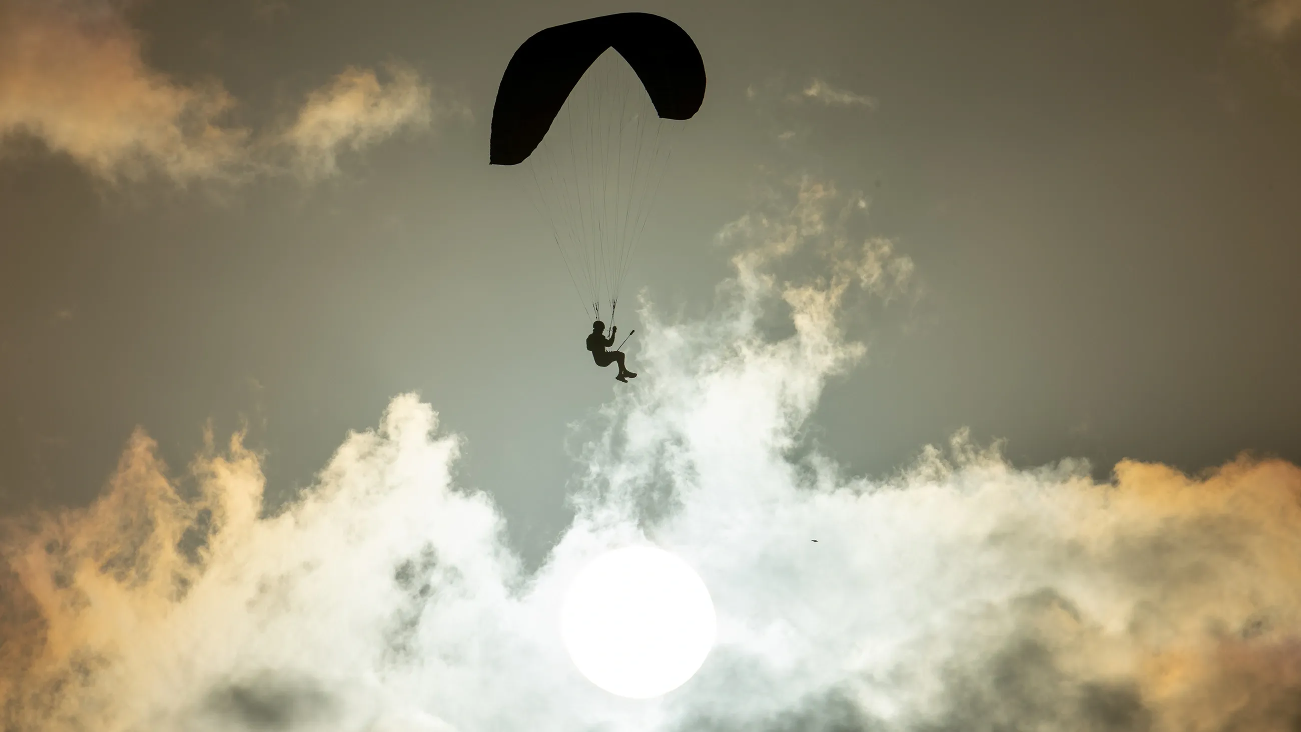 Shore Paragliding